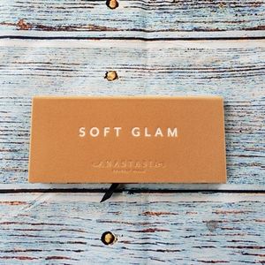 Anastasia Beverly Hills Soft Glam Eyeshadow Palette